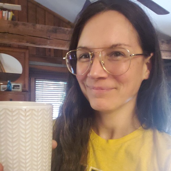 Meet your Posher, Andrea - Picture 1 of 1